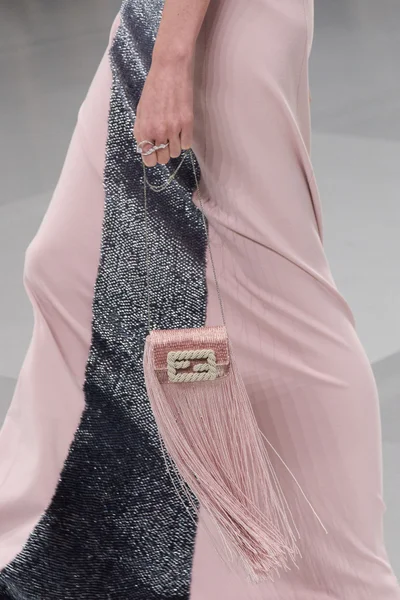 Look 75